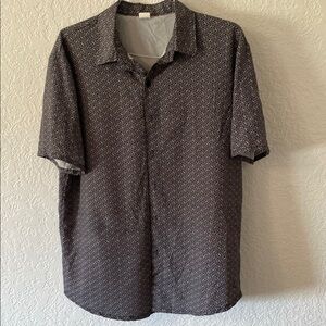 Casual Short Sleeve Black Button Down Shirt with Collared Design